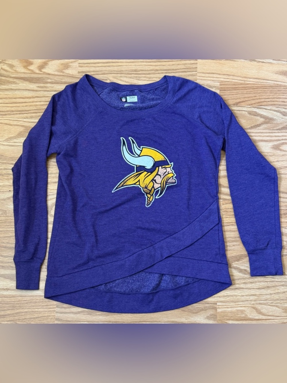 Minnesota Vikings NFL Womens Small Purple Sweatshirt Logo Crewneck Team Apparel